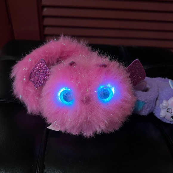 Bundle of 2 โค๏ธ Pomsies โZoeyโ Pink & Wrapples Dragon slap bracelet - Picture 6 of 15